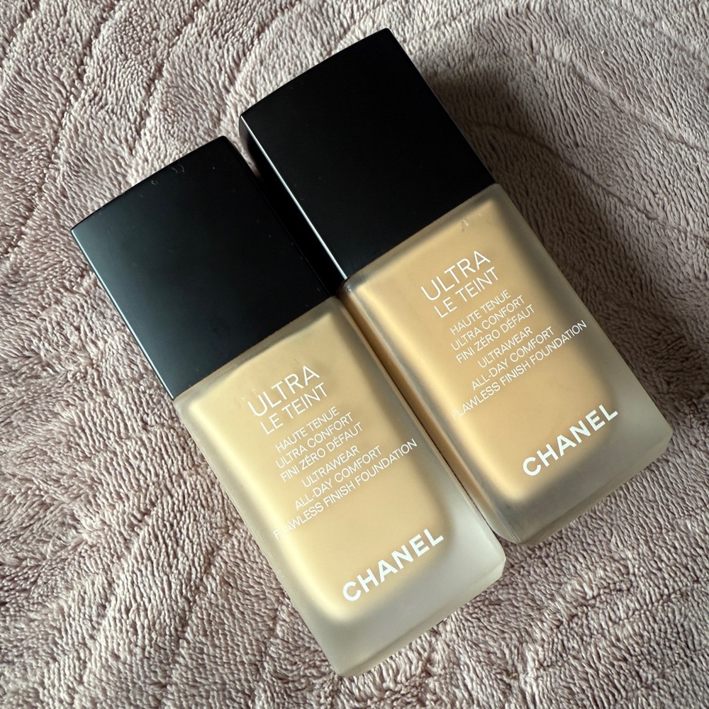CHANEL Cream and Tan Foundation Liquid Makeup